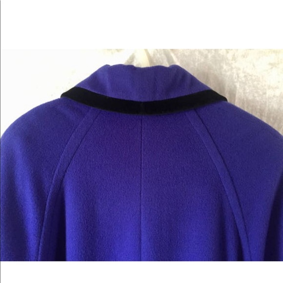 ! Vintage 1992 Wool Dress Coat in Periwinkle Wool with Black Velvet Trim 14 Tall - Picture 4 of 10